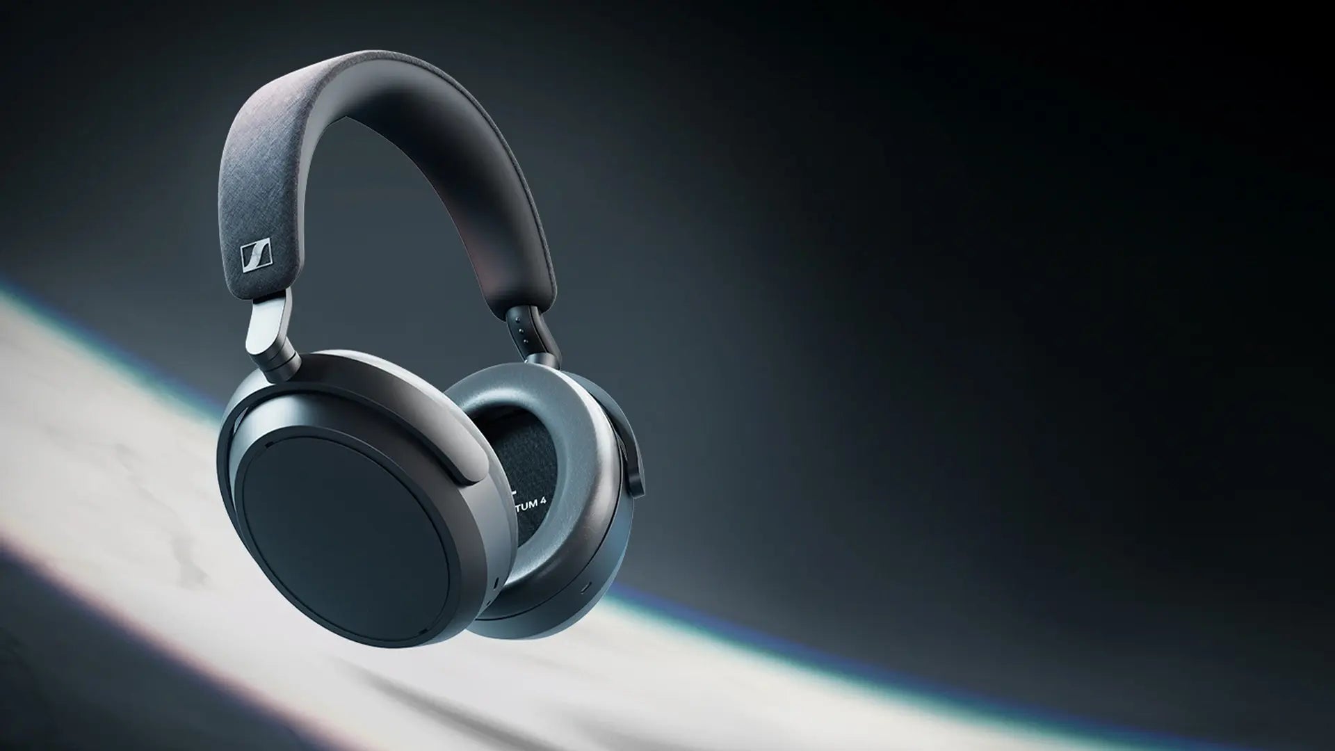 เดสก์ท็อปไร้สาย MOMENTUM 4 สีดำ